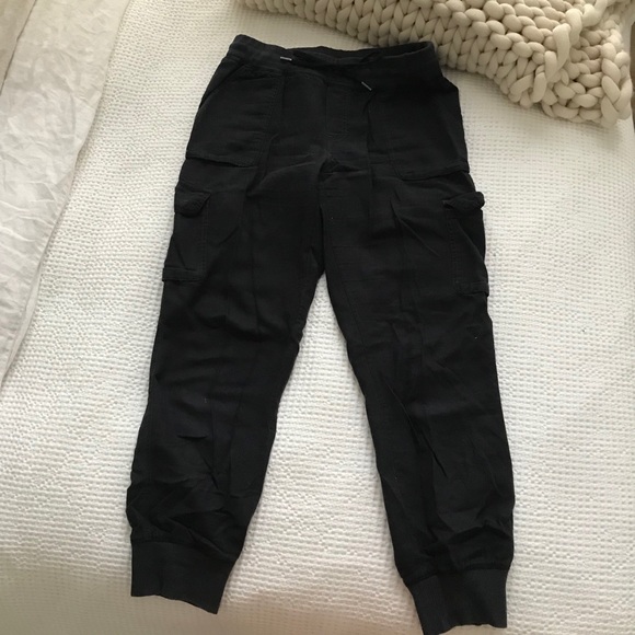 Aritzia joggers - Picture 2 of 4
